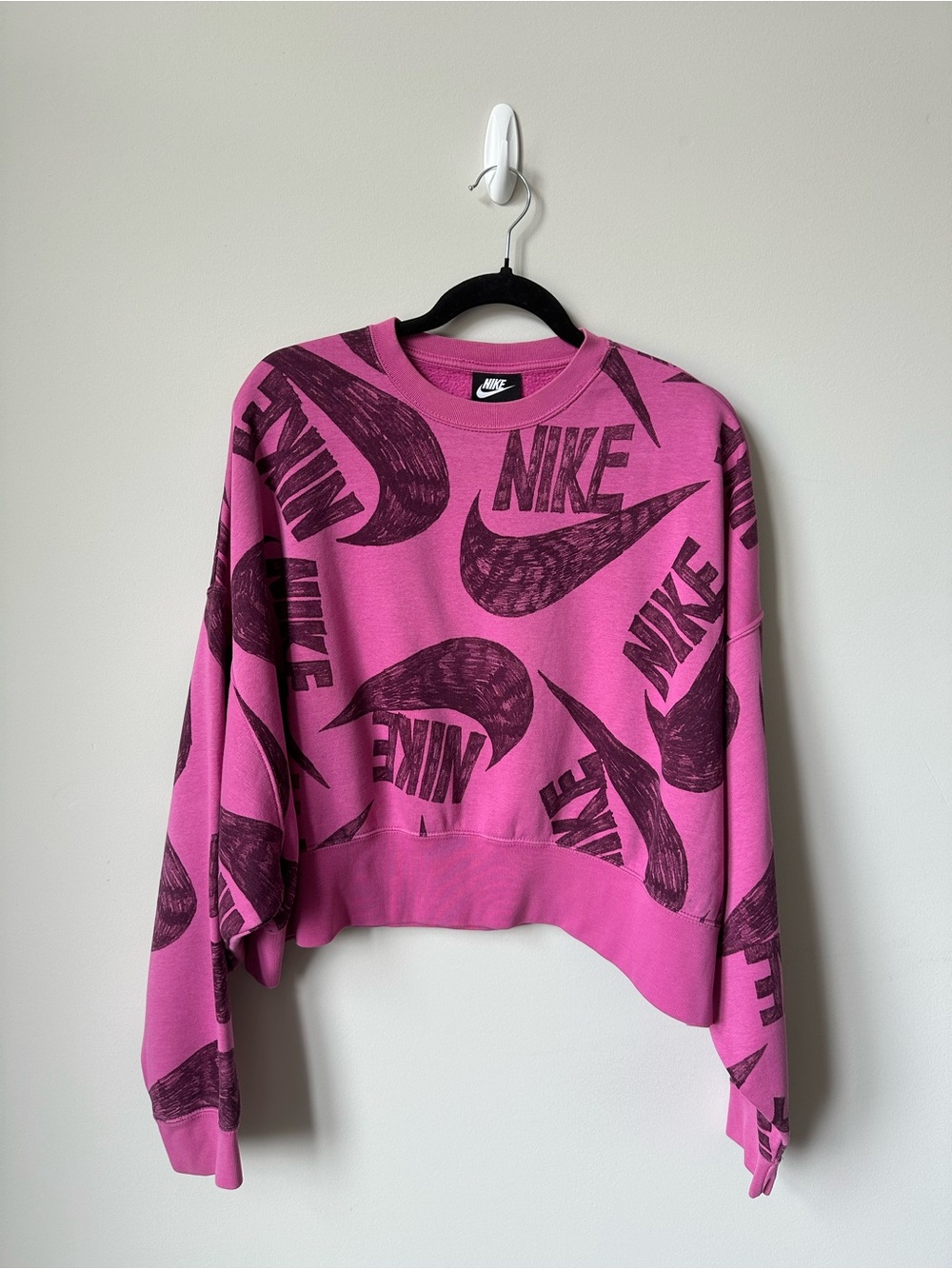 Nike Women's Hot Pink Graphic Cropped Sweatshirt with Dark Logo Print